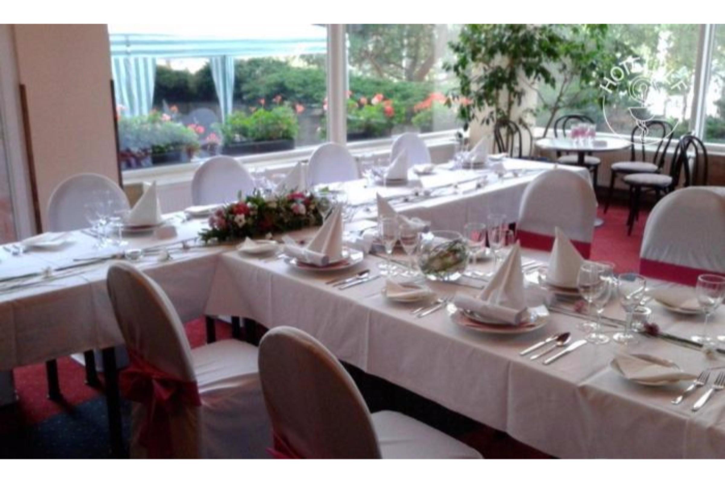 Hotel Ilf ปราก ภายนอก รูปภาพ